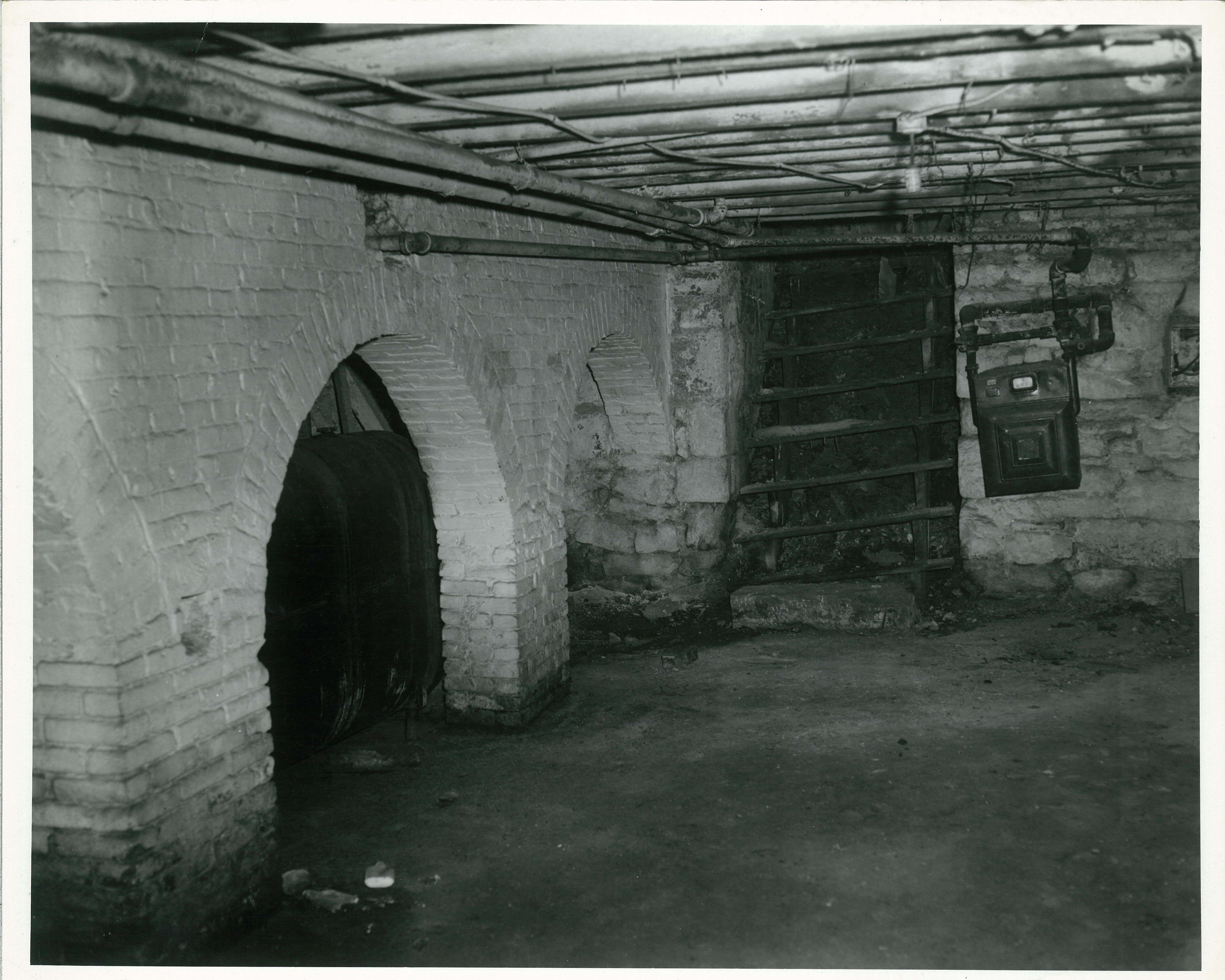 <p>306 S 2nd Street - basement</p>
