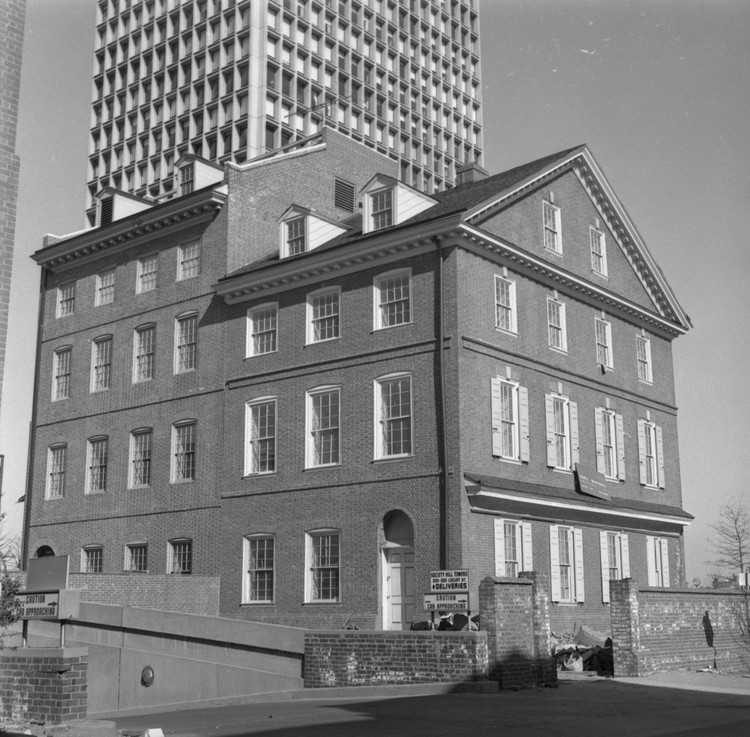 Tower and Rowhouse at Society Hill Towers